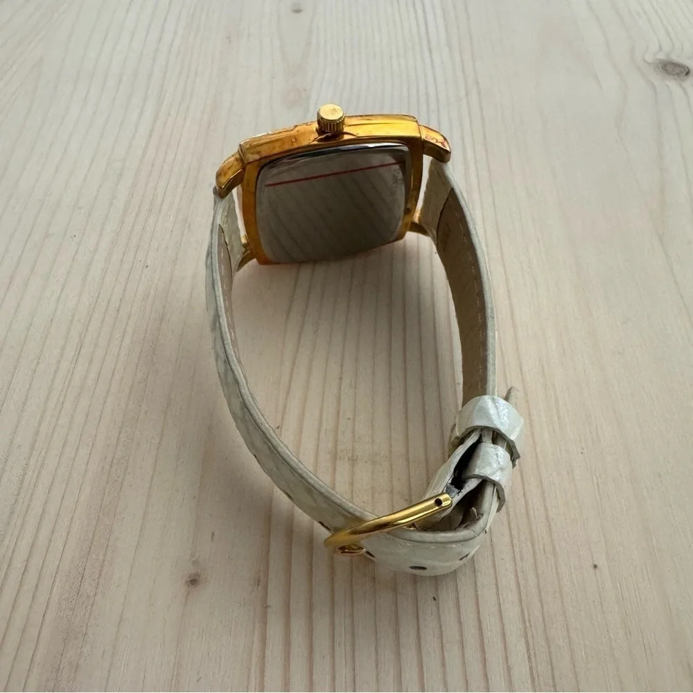 Vintage Joan Rivers Classics Crystal Jeweled White Leather Band Wrist Watch